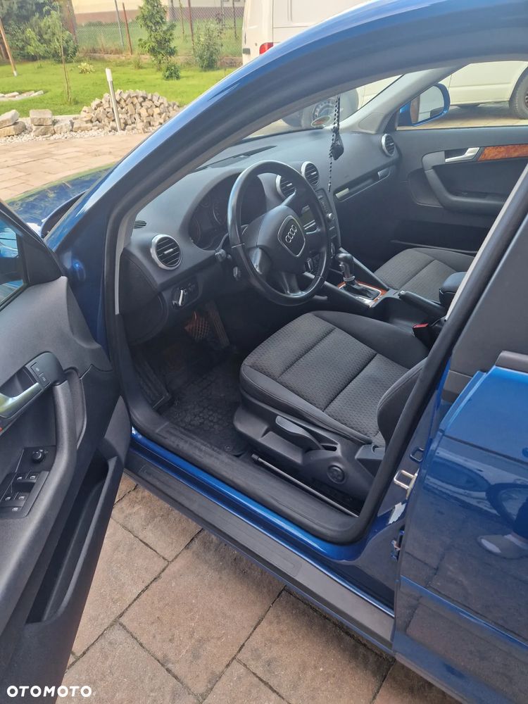 Audi A3 Sportback 1.6 TDI DPF S tronic Attraction - 4