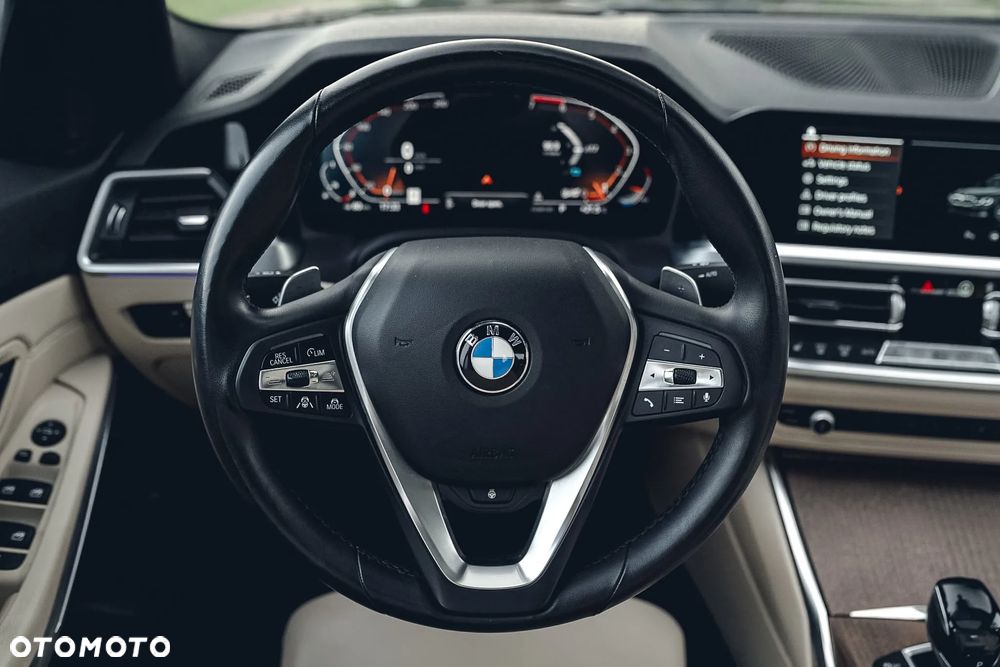 BMW Seria 3 330i xDrive Sport Line - 18