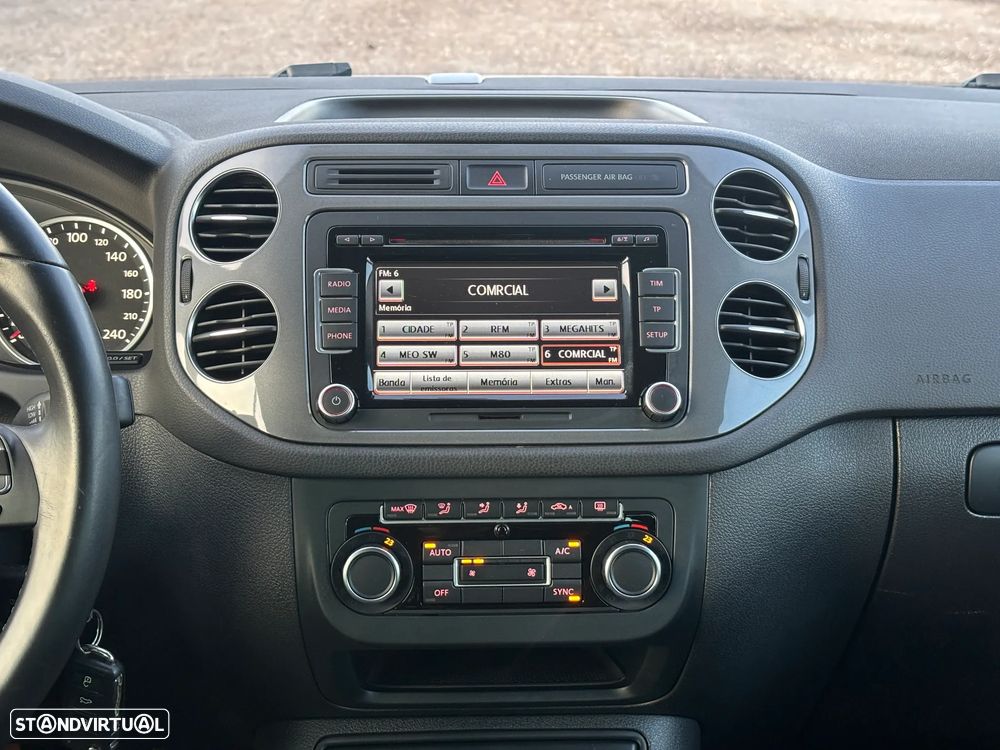 VW Tiguan 2.0 TDi Sport BlueMotion - 22