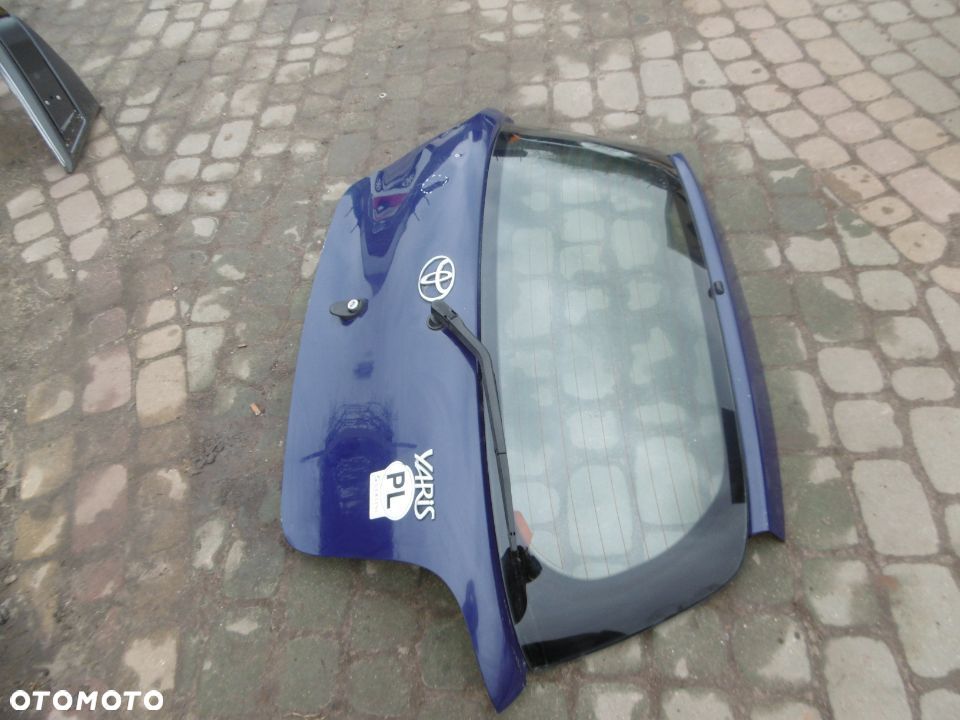 Klapa TOYOTA YARIS I - 3