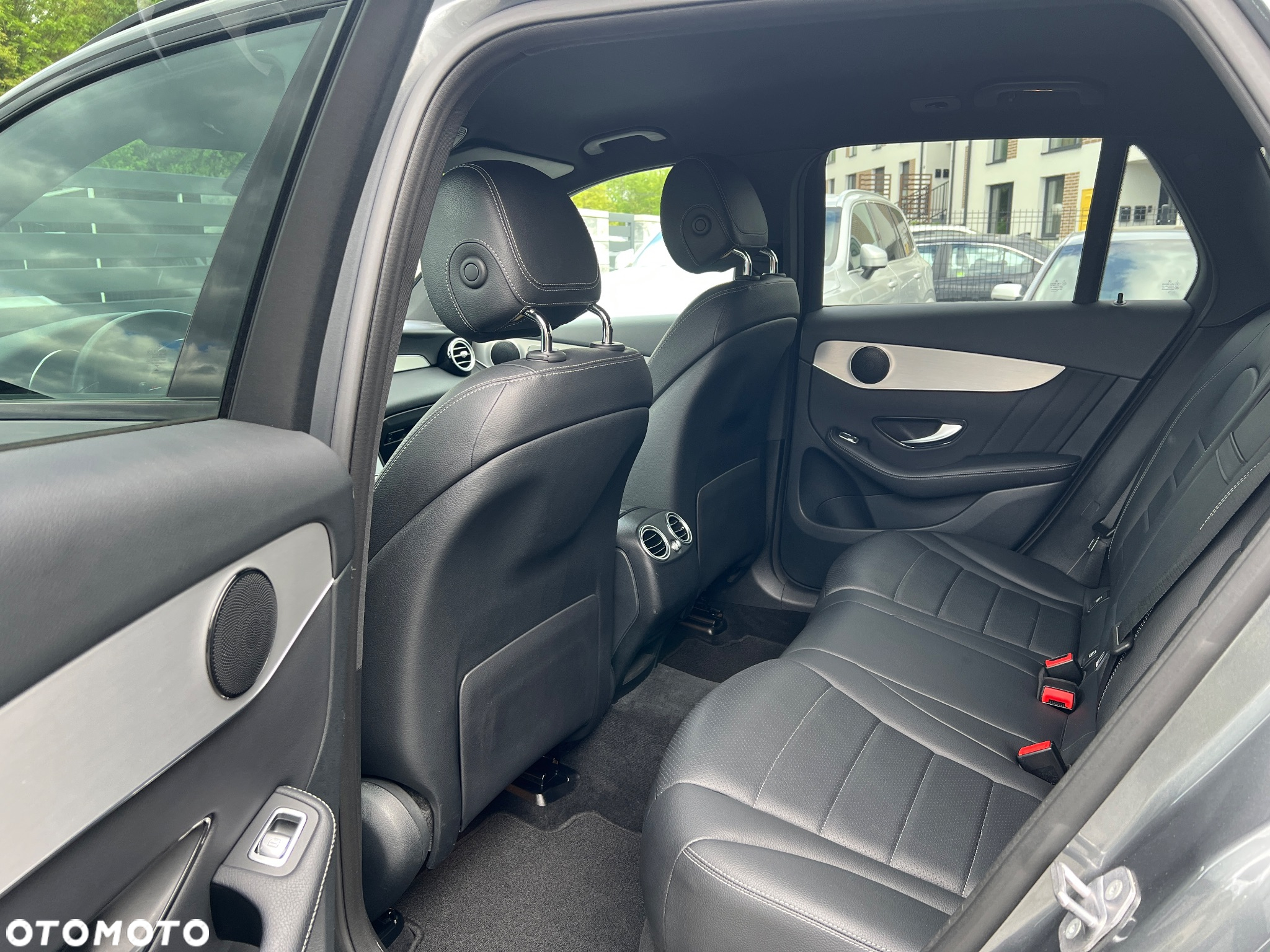 Mercedes-Benz GLC 250 4Matic 9G-TRONIC AMG Line - 23