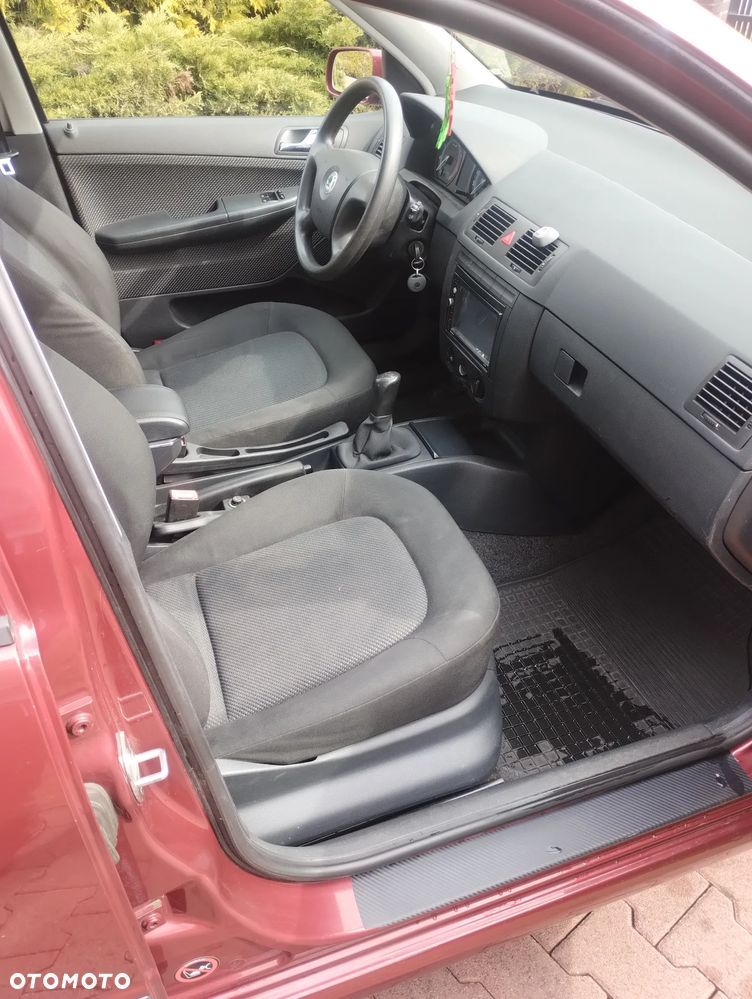 Skoda Fabia - 4
