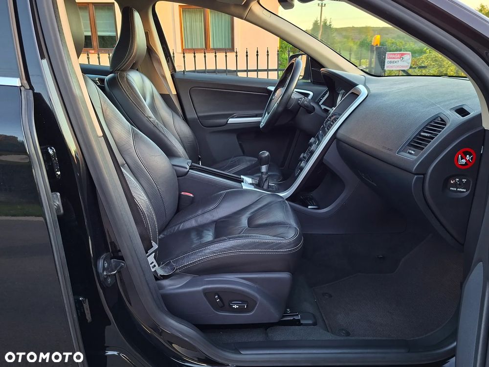 Volvo XC 60 D4 RDesign - 22