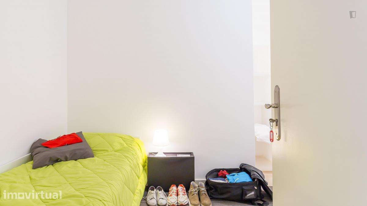 Quarto - localizado em Rio Tinto Porto - Grande imagem: 2/53