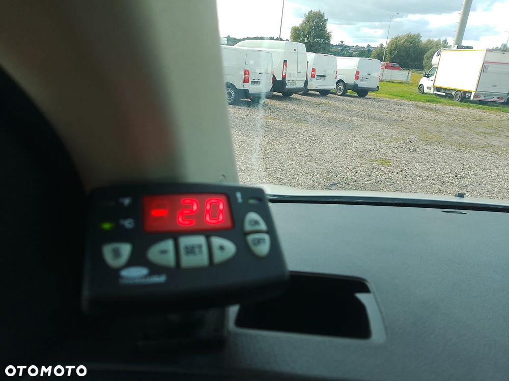Toyota Proace Scudo Expert Vivaro Jumpy L2 L3 Long Maxi Automat Izoterma Chłodnia Mroźnia minus 20st 220V na stoku 3os 3 Eupal finansowanie gwarancja - 33
