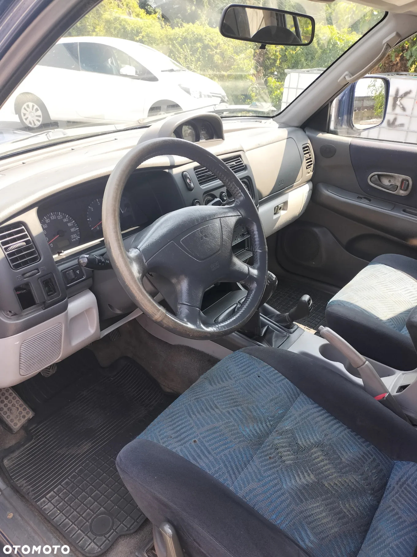 Mitsubishi Pajero Sport 2.5 TD GLS - 9