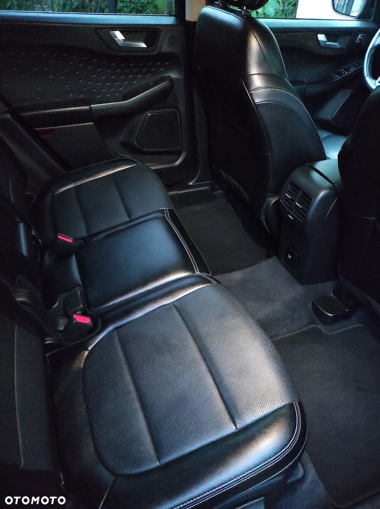 Ford Escape 2.0 EcoBoost AWD Titanium - 11