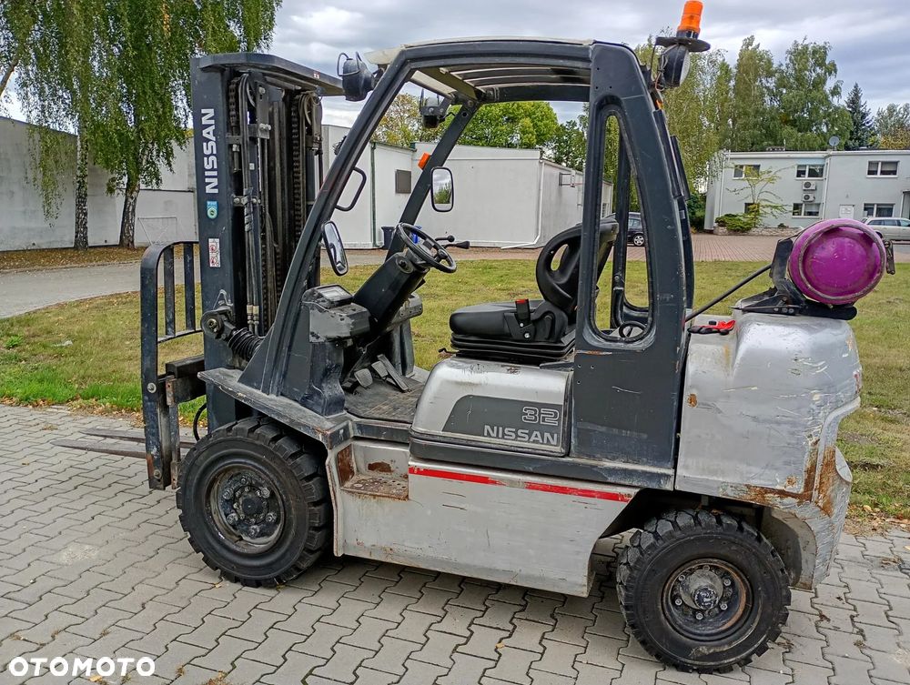 Nissan UG1D2A32LQ - 1