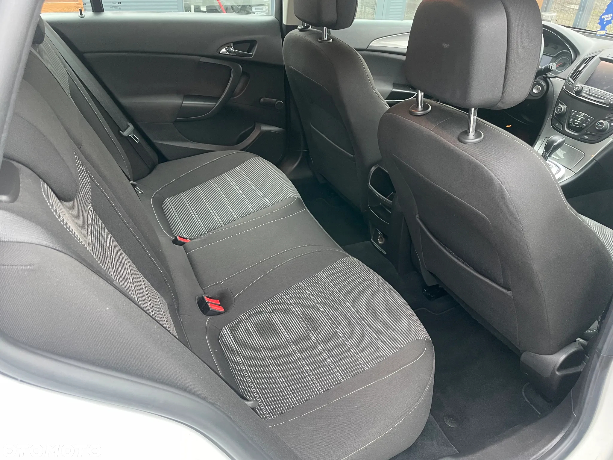 Opel Insignia - 25