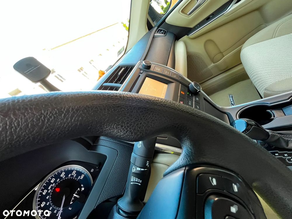 Toyota Camry - 10