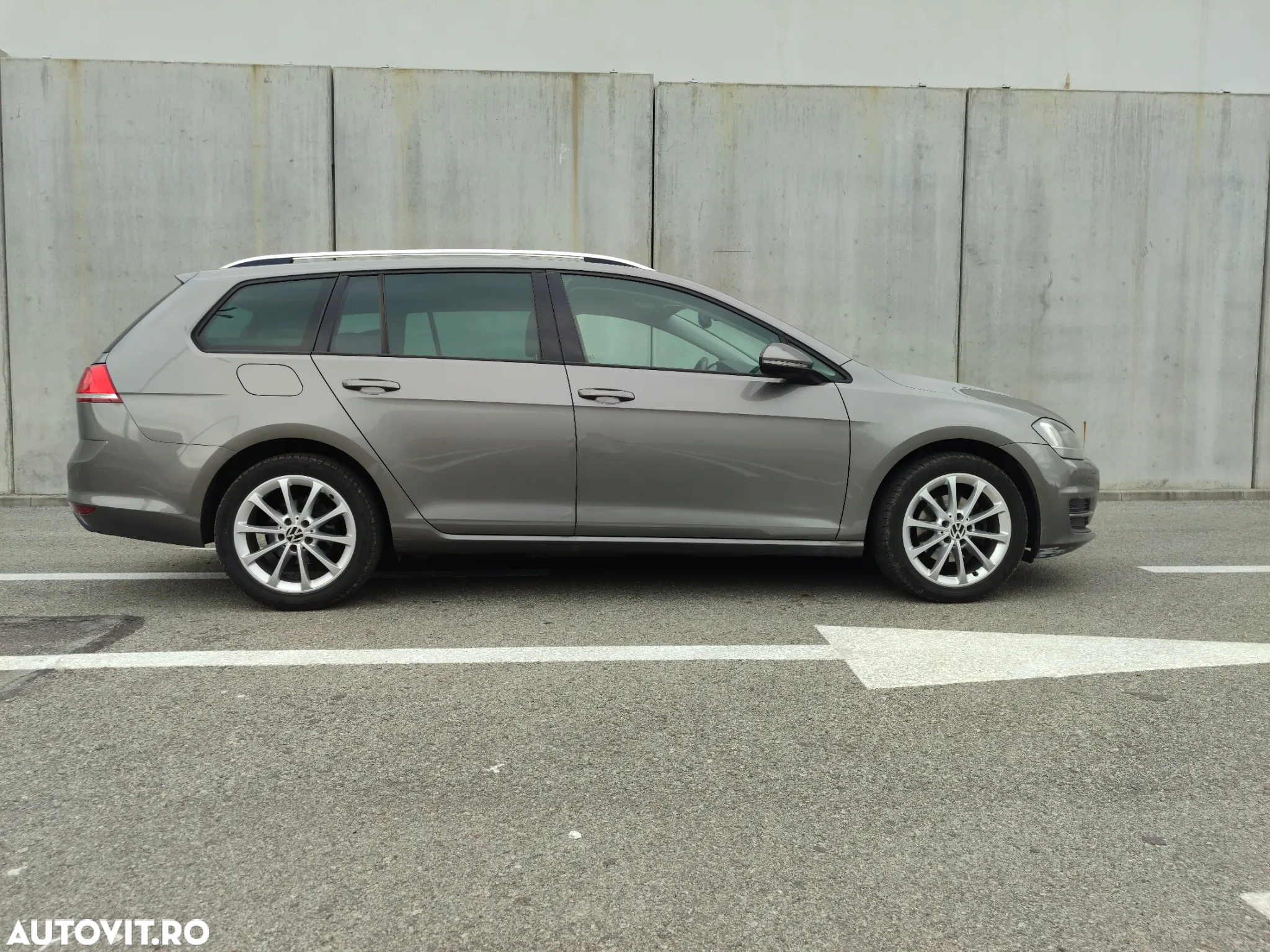 Volkswagen Golf 1.6 TDI BMT Comfortline - 6