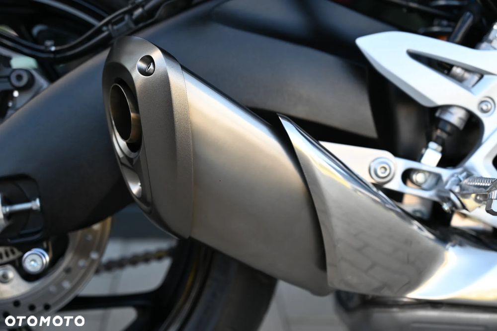 Suzuki GSX 1000 - 34