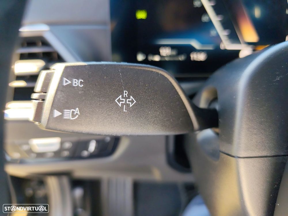 BMW 320 d Touring Pack Desportivo M Auto - 20