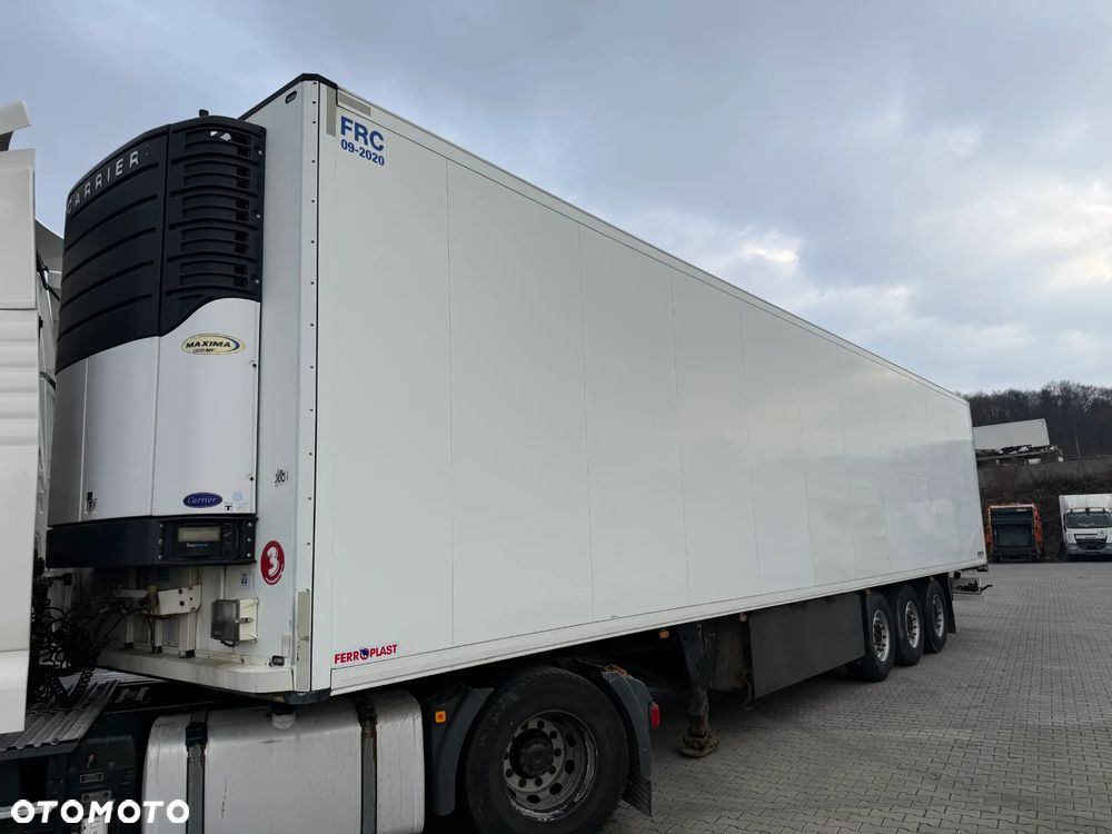 Schmitz Cargobull SKO 24 - 2