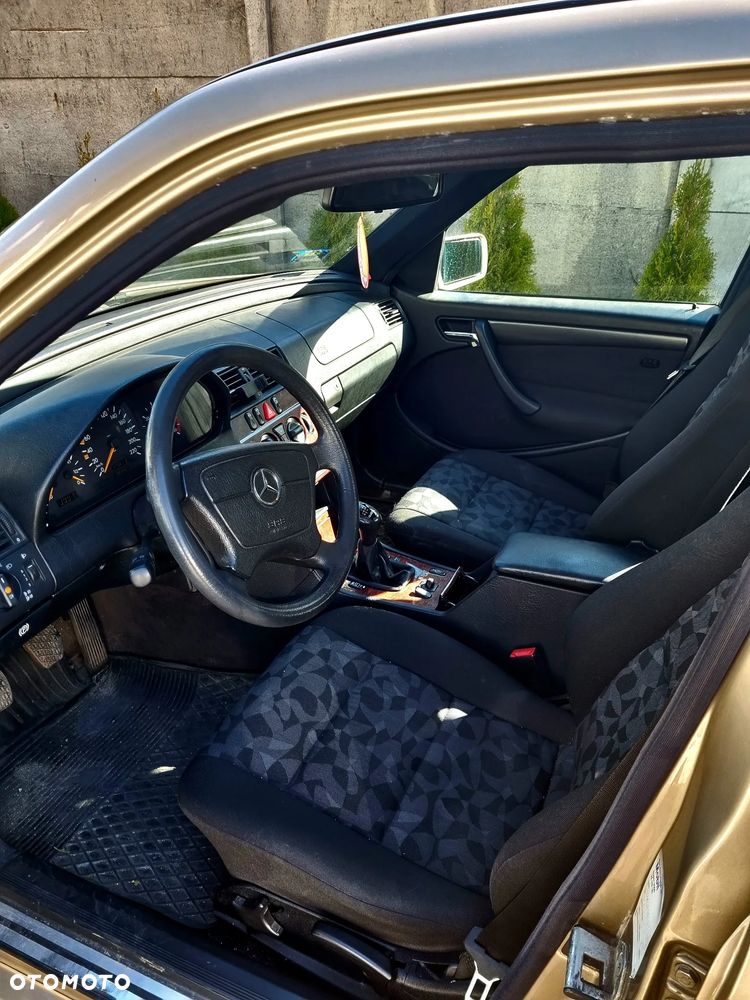Mercedes-Benz Klasa C 220 CDI Classic - 8