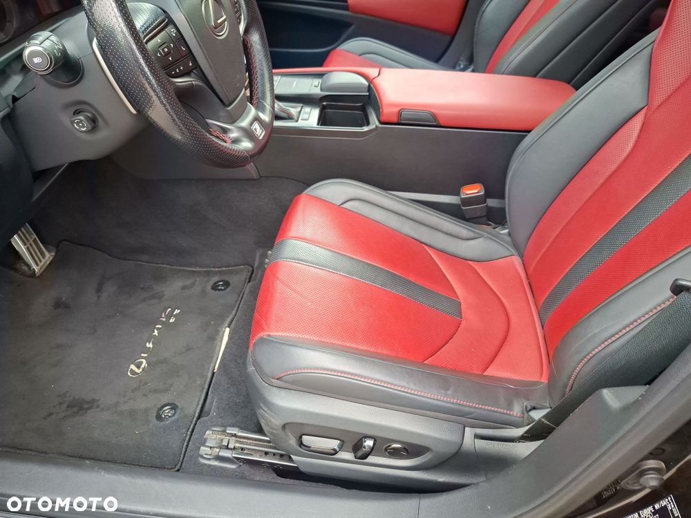 Lexus ES 300h F Sport Edition - 11