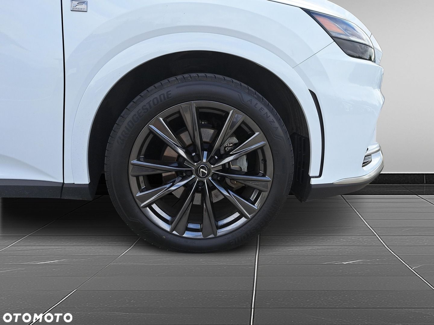 Lexus RX 350h F Sport Design - 24