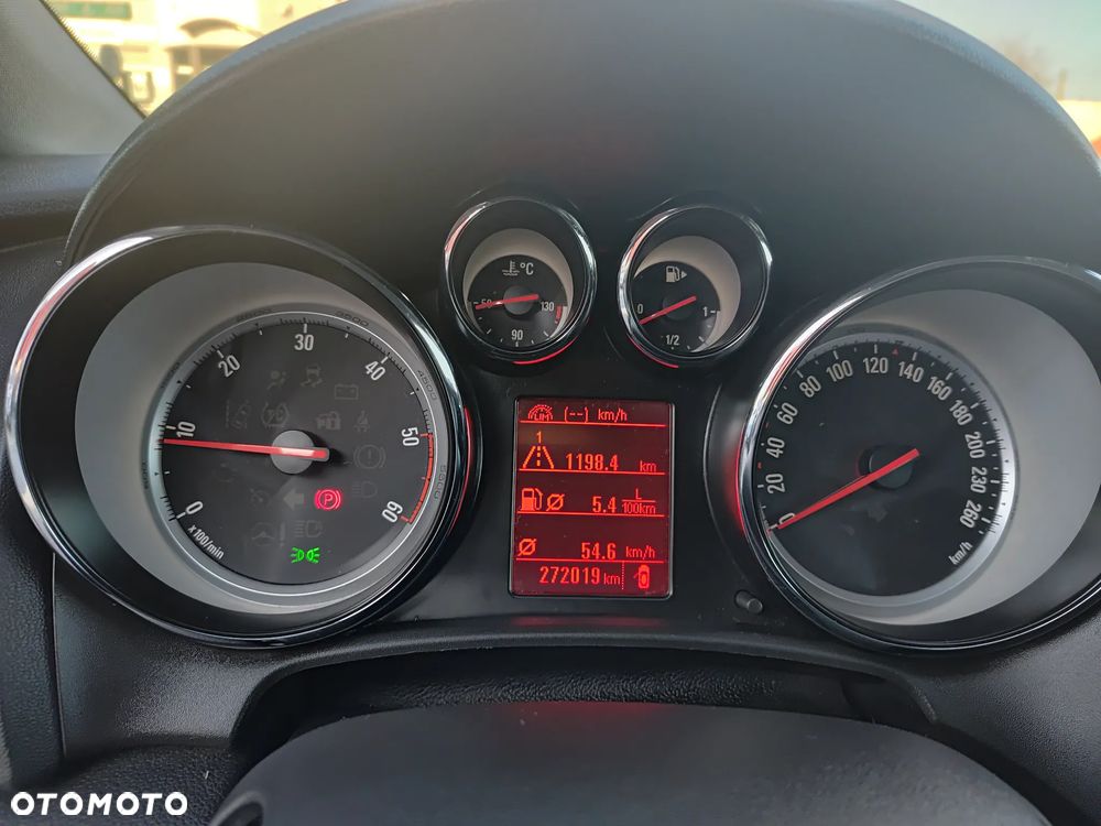 Opel Astra 2.0 CDTI DPF Innovation - 10