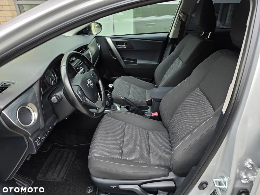 Toyota Auris - 18