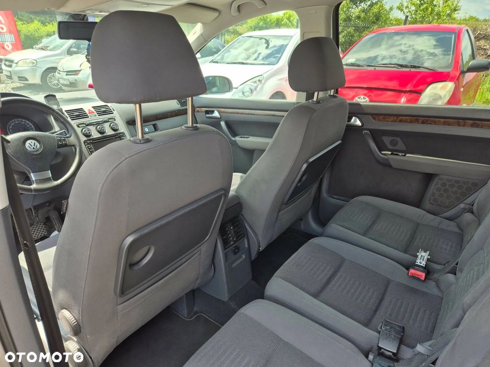 Volkswagen Touran 2.0 TDI DPF Highline DSG - 14