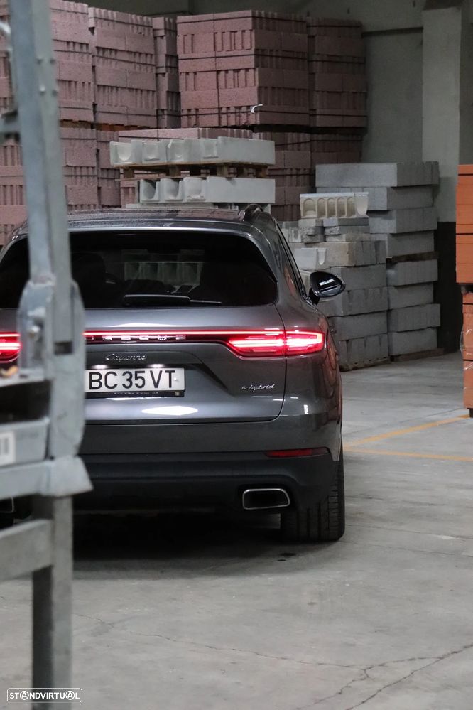 Porsche Cayenne - 16