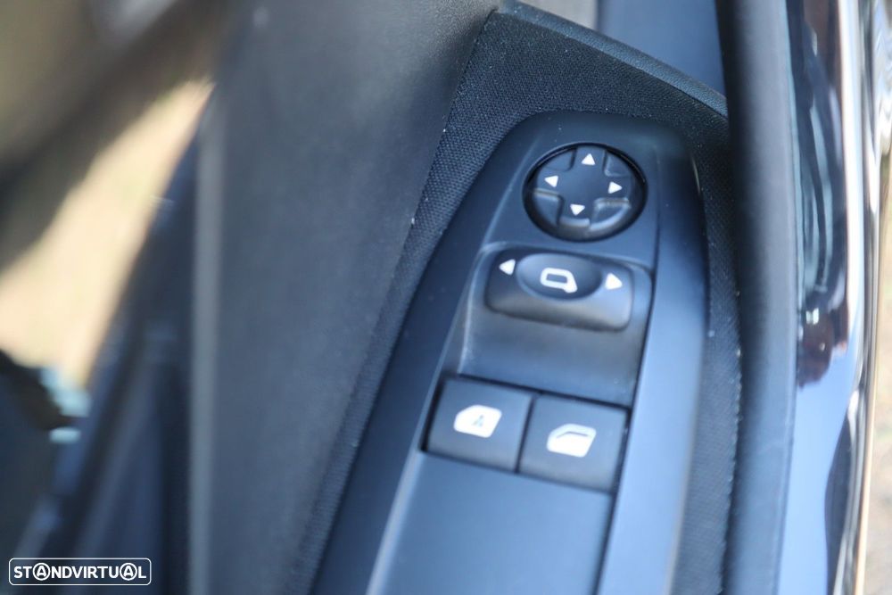 Peugeot 208 1.2 PureTech Style - 17