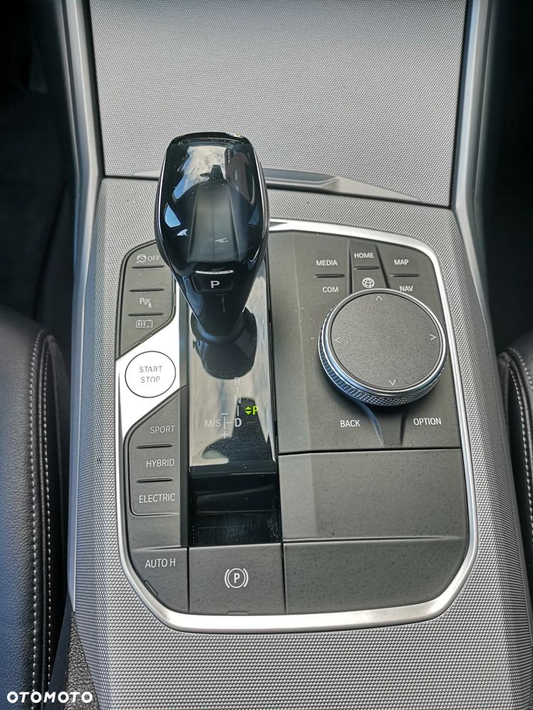 BMW Seria 3 320i Advantage - 25