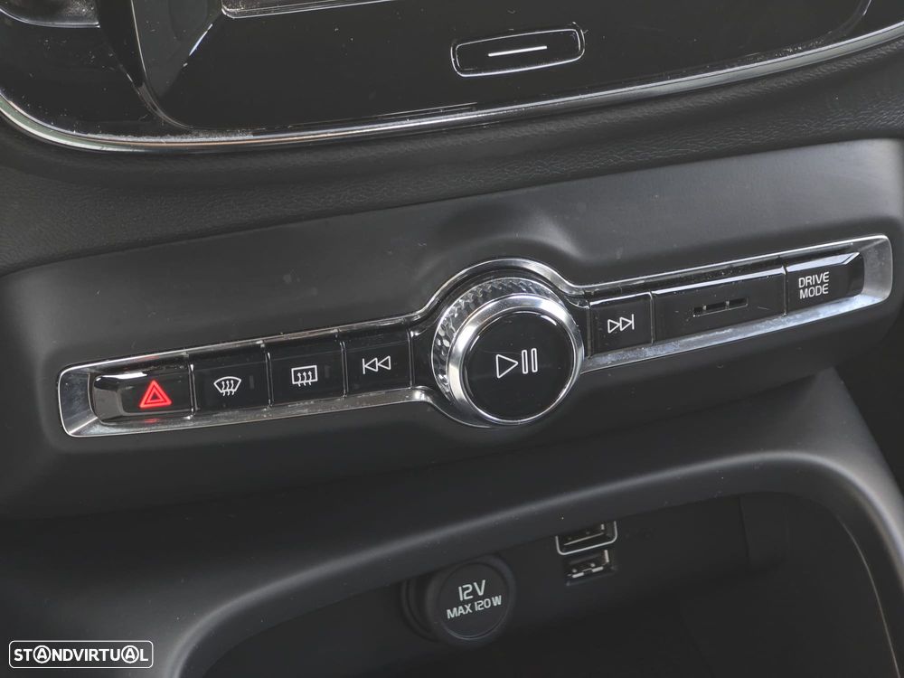 Volvo XC 40 1.5 T4 PHEV Plus Dark - 26