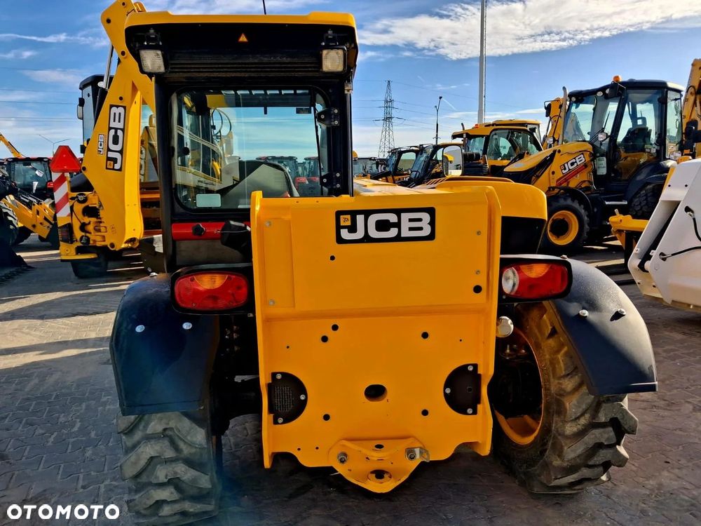 JCB 525-60 Agri Plus - 14