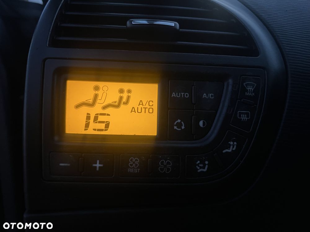 Citroën C4 Grand Picasso 1.8 16V Style - 13