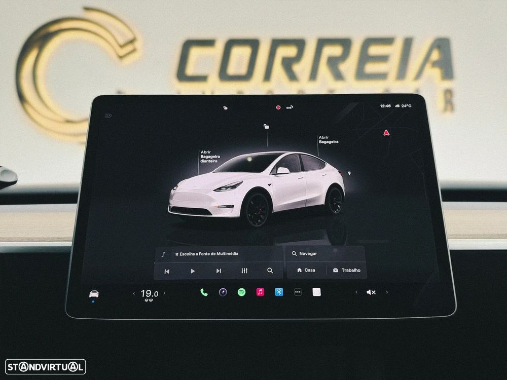 Tesla Model Y - 11