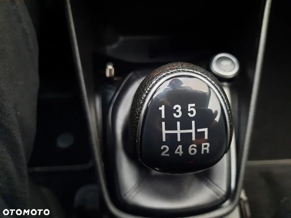 Ford Fiesta 1.0 EcoBoost S&S TITANIUM - 37