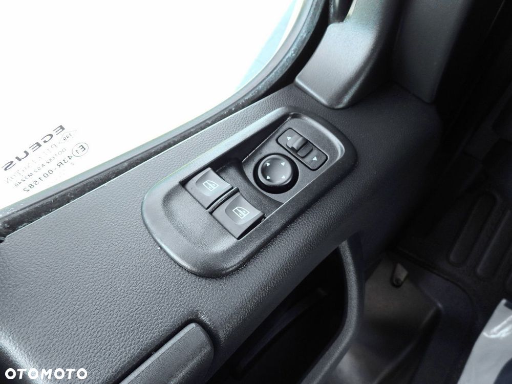 Renault MASTER PLANDEKA 10 PALET WEBASTO TEMPOMAT LEDY PNEUMATYKA KLIMATYZACJA  165KM - 28