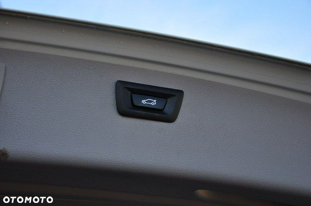 BMW Seria 3 330d xDrive Blue Performance Luxury Line - 26