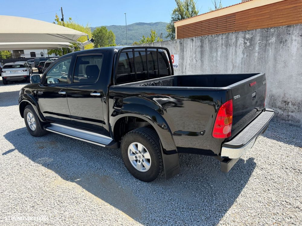 Toyota Hilux 2.5 D-4D 4WD CD Tracker - 4