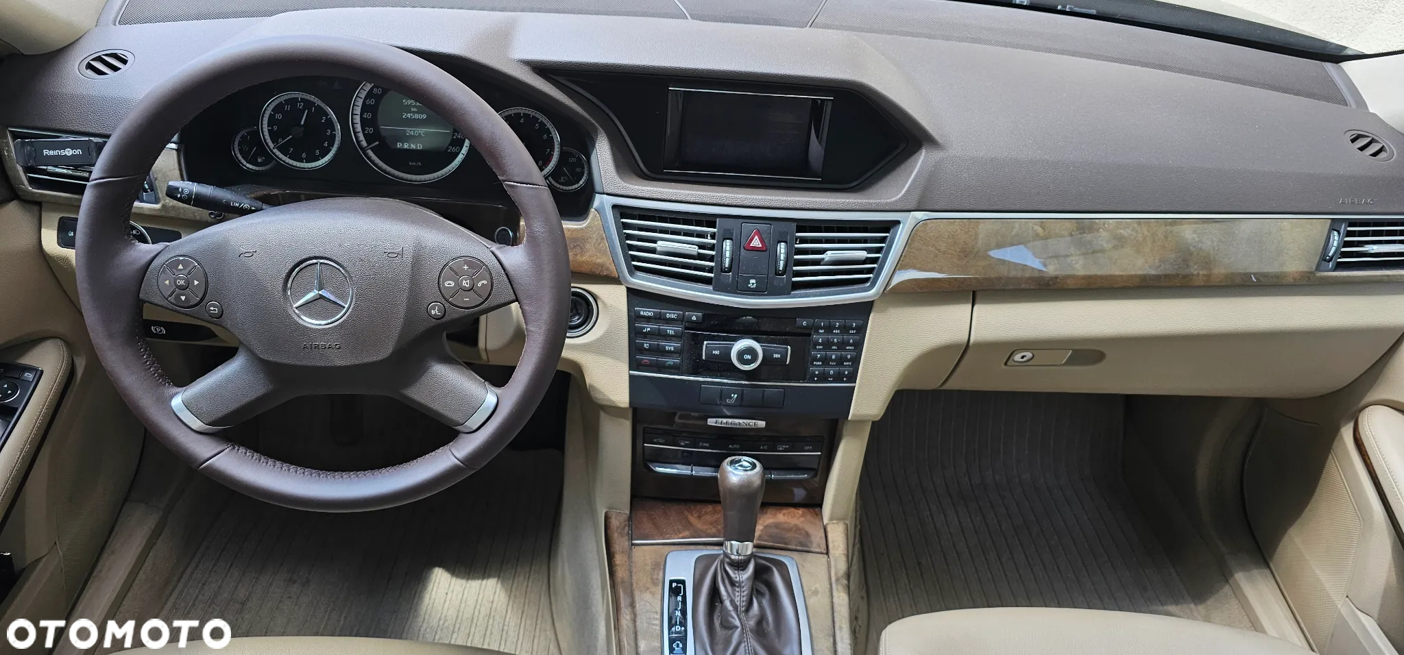 Mercedes-Benz Klasa E 250 CGI BlueEffICIENCY Elegance - 9