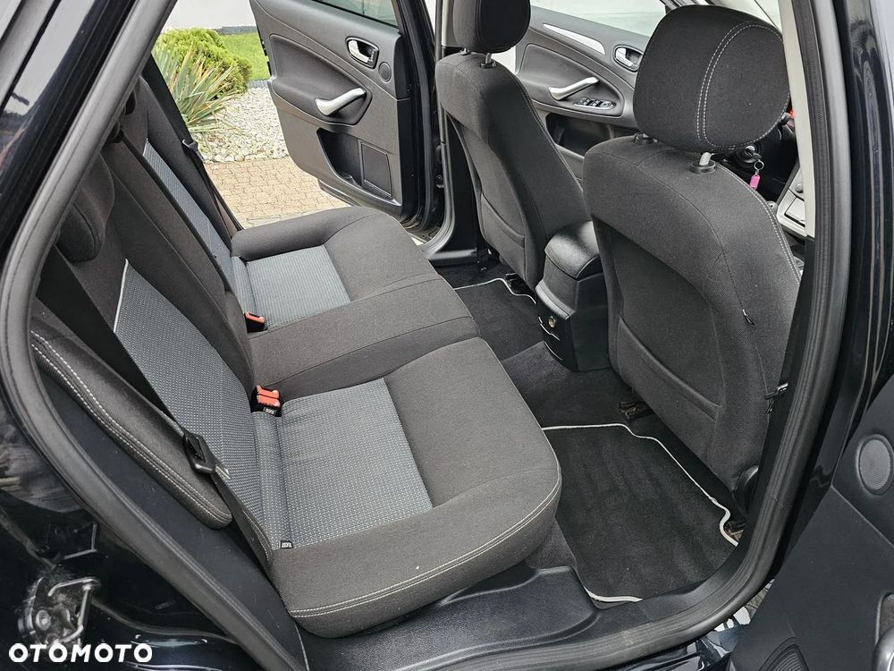 Ford Mondeo 2.0 Trend - 14