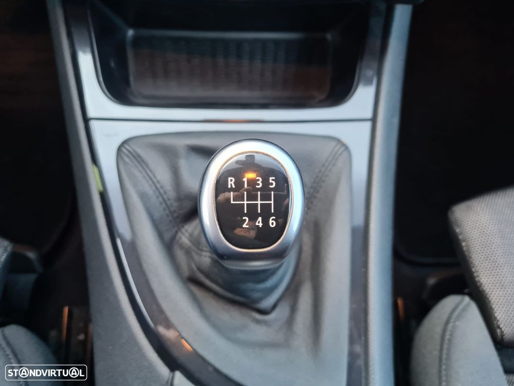 BMW 118 d Limited Edition Lifestyle c/ M Sport Pack - 9