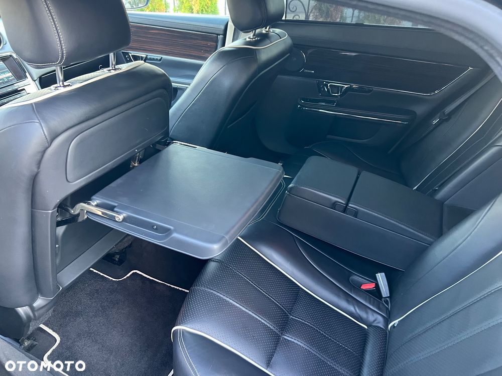 Jaguar XJ 3.0 D V6 LWB Premium Luxury - 8