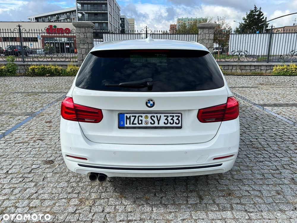 BMW Seria 3 320d xDrive Luxury Line sport - 18