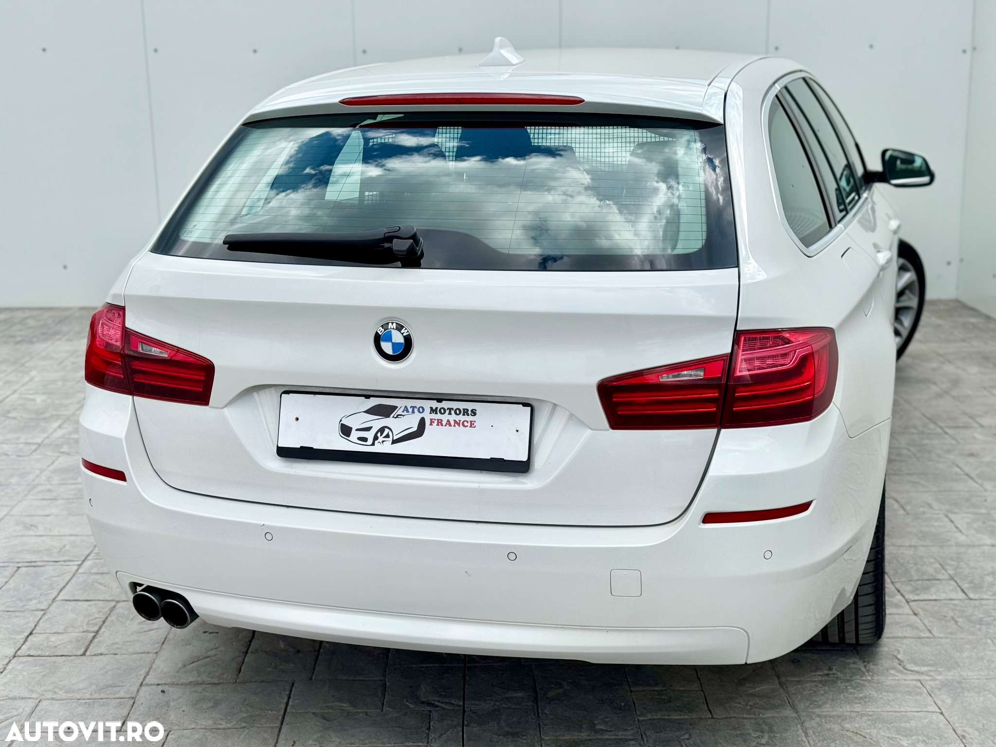 BMW Seria 5 520d Touring Aut. Modern Line - 11