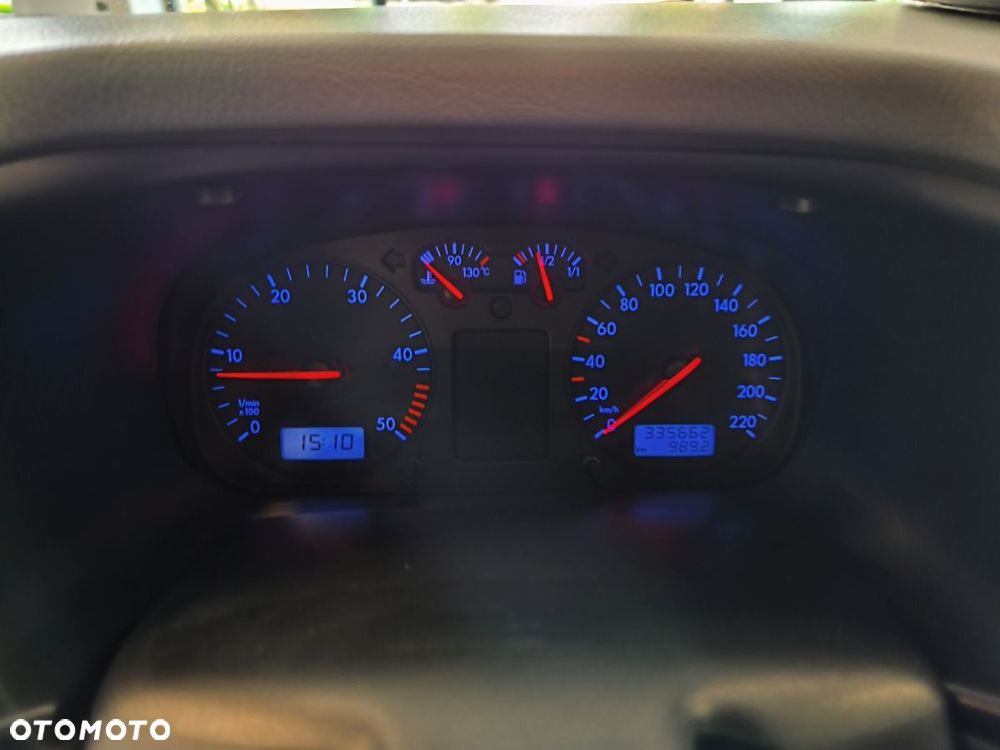 Volkswagen Multivan - 16
