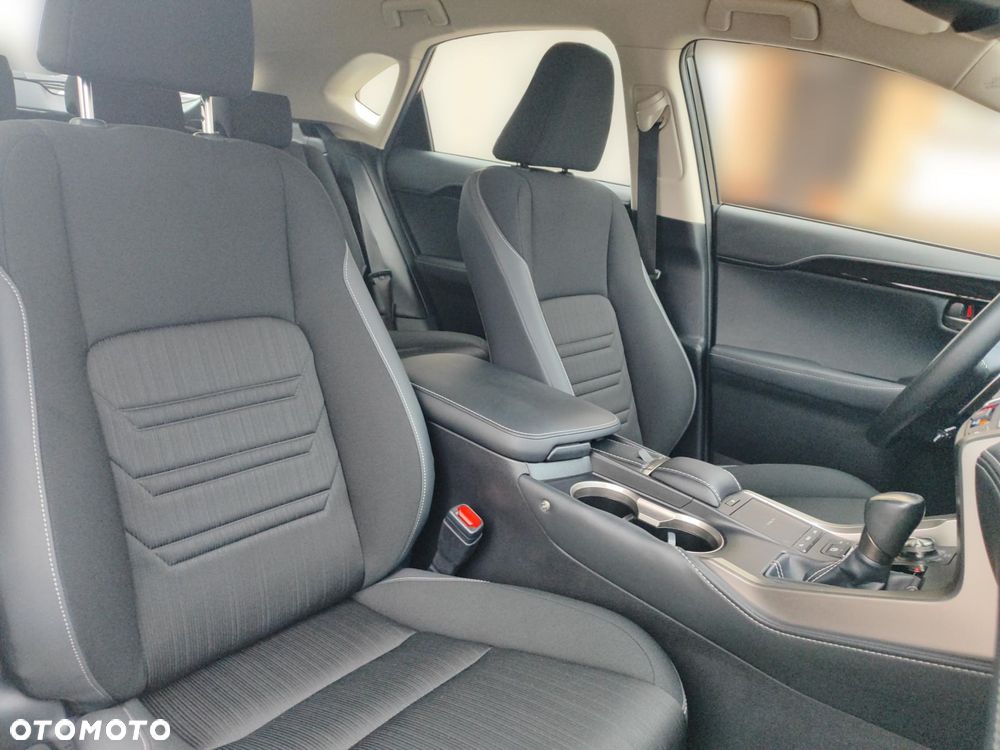 Lexus NX 300h Business Edition AWD - 16