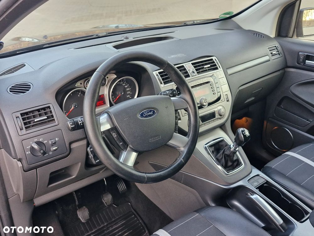 Ford Kuga 2.0 TDCi 4x4 Titanium - 17