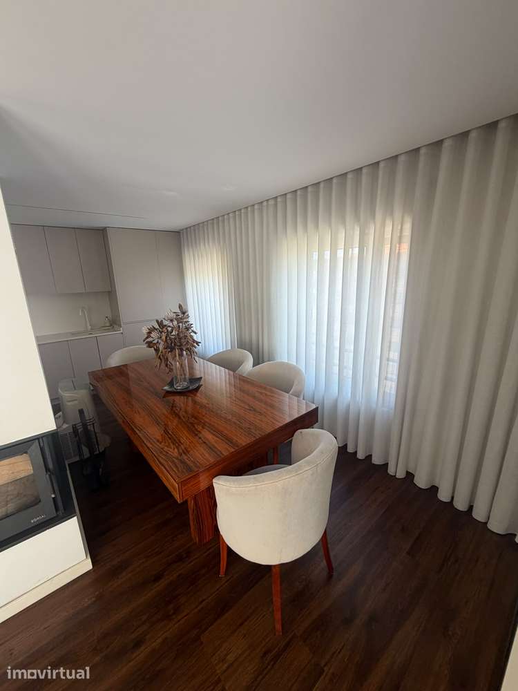 T2 pronto a habitar com garagem e ar condicionado - Grande imagem: 5/16
