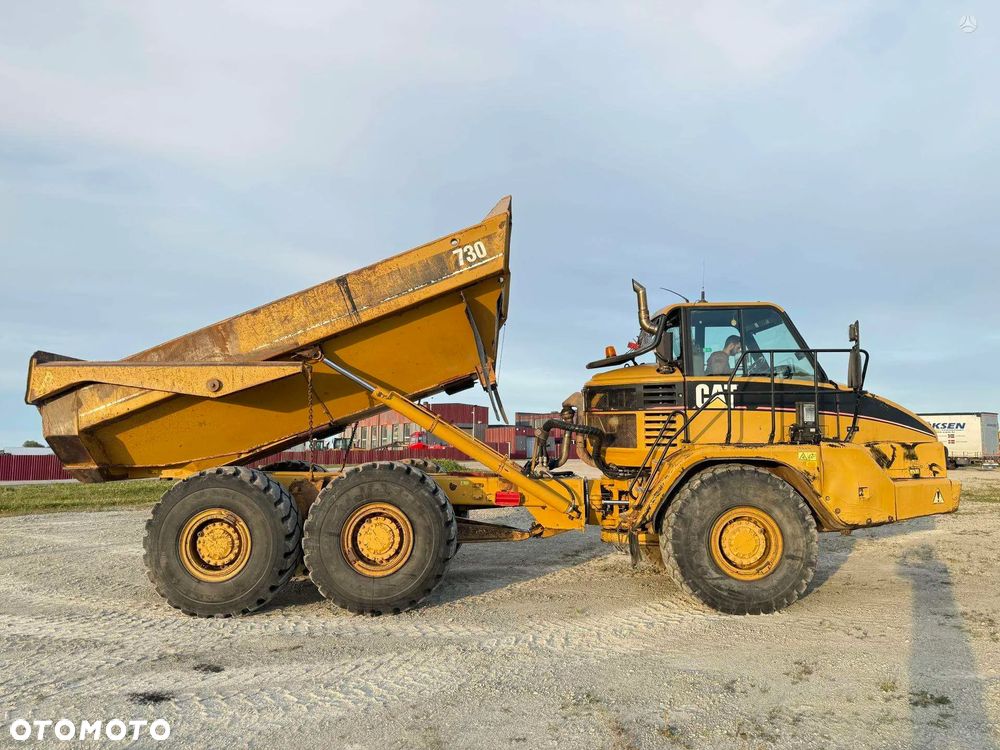 Caterpillar 730 - 5