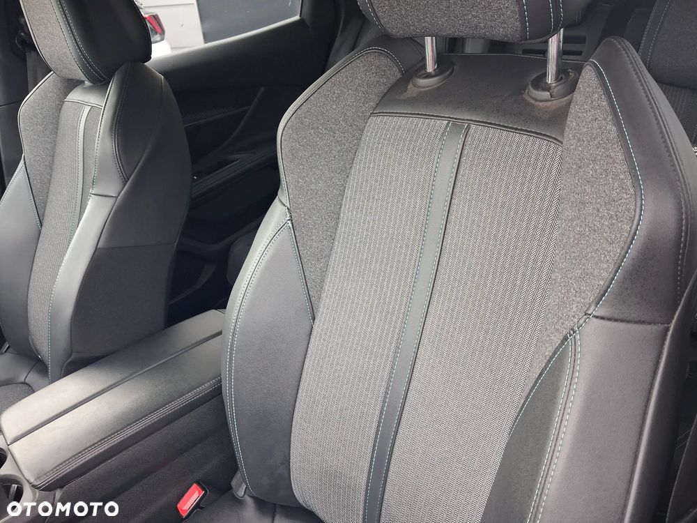 Peugeot 3008 BlueHDi 130 Stop & Start EAT8 Allure - 21