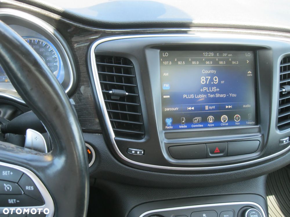 Chrysler 200 - 25