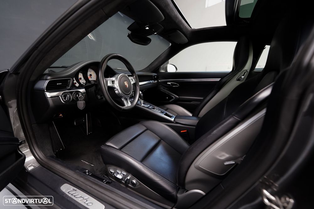 Porsche 911 (991) Turbo PDK - 17