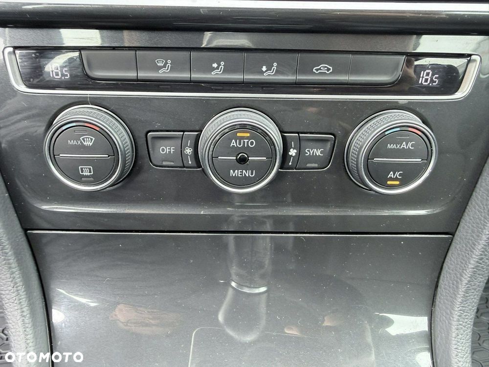Volkswagen Golf Variant - 25